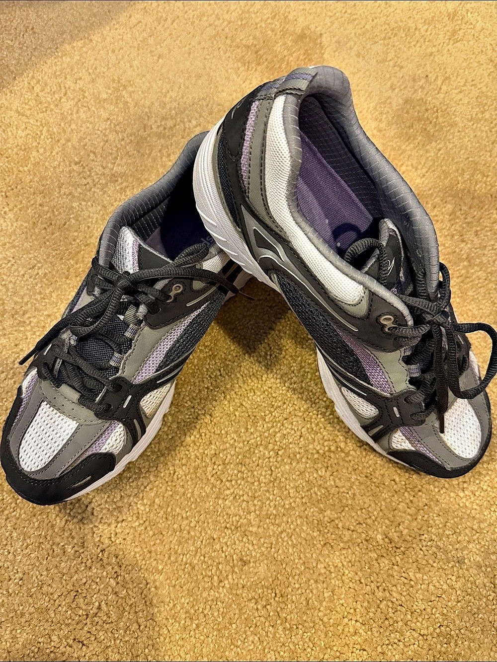 Easy Spirit Gray & Purple Athletic Shoes 9.5